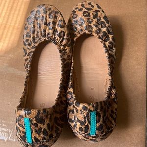 Leopard Tieks